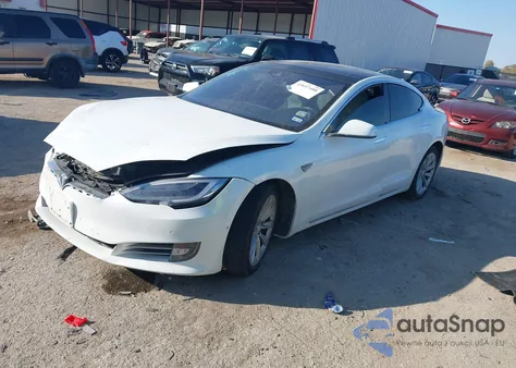 2016 Tesla Model S 60D/70D/75D/85D/90D z USA, uszkodzony, nr VIN 5YJSA1E21GF146232